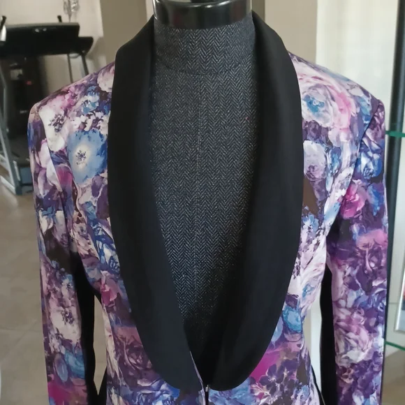 Cache Jacket - Picture 2 of 10